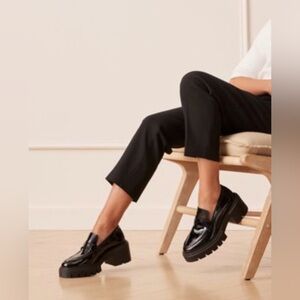 Stuart Weitzman Soho Loafer Black Spazzolato Leather Lug Sole Size 6 Excellent